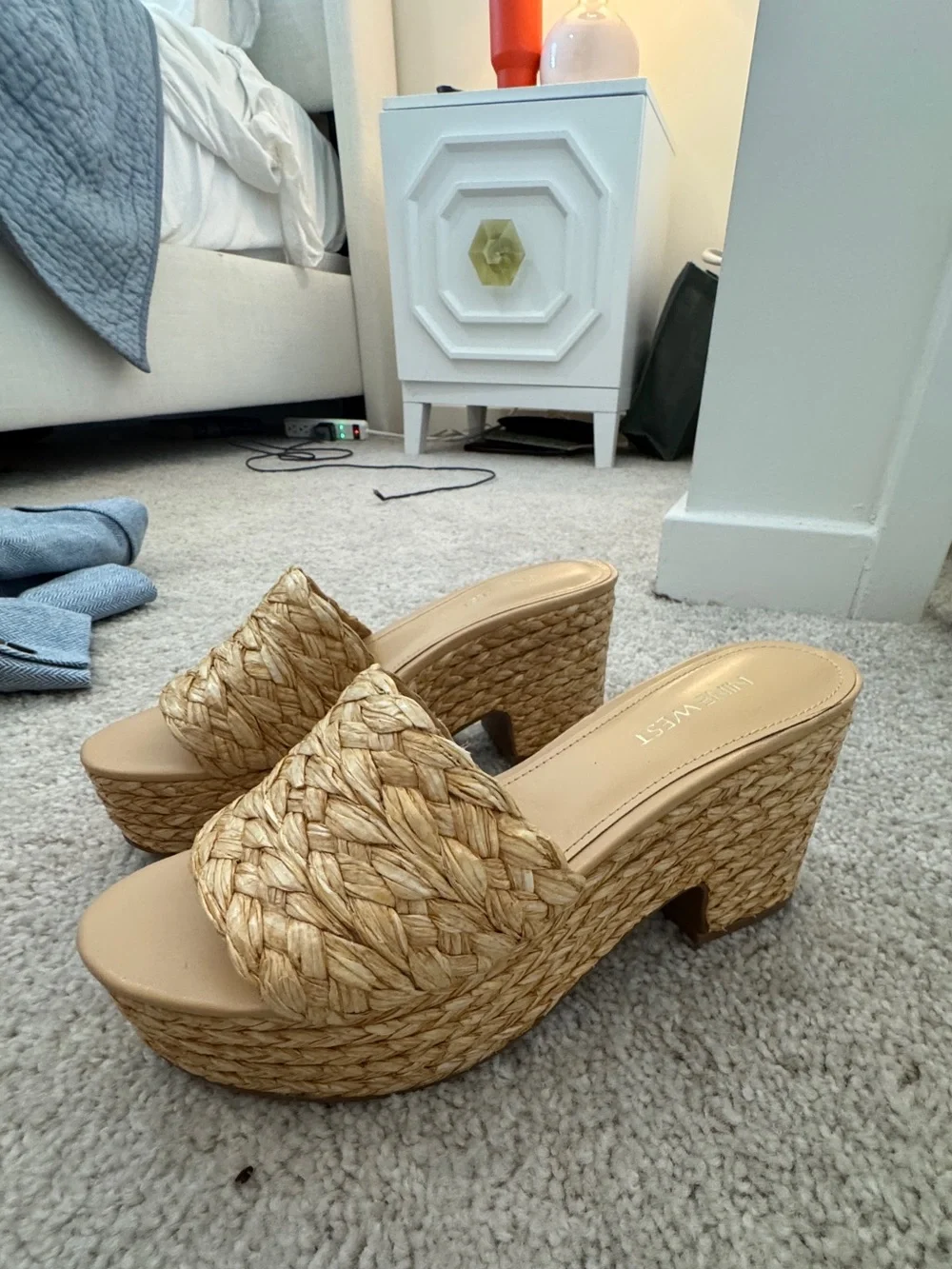 Barely worn, NINE WEST Rafts, Natural, 7.5 M, Natural Woven Platform Slides, pla
